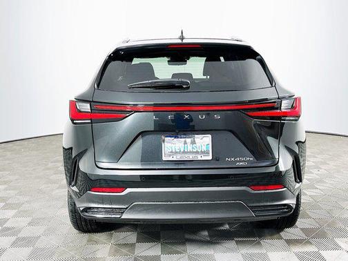 2026 Lexus NX 450h+ Luxury