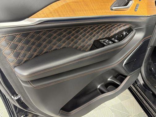 Diamond Black Crystal Pearlcoat 2023 Jeep Grand Cherokee Summit