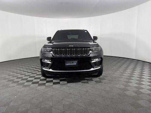Diamond Black Crystal Pearlcoat 2023 Jeep Grand Cherokee Summit
