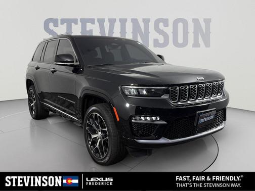 Diamond Black Crystal Pearlcoat 2023 Jeep Grand Cherokee Summit