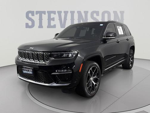 Diamond Black Crystal Pearlcoat 2023 Jeep Grand Cherokee Summit