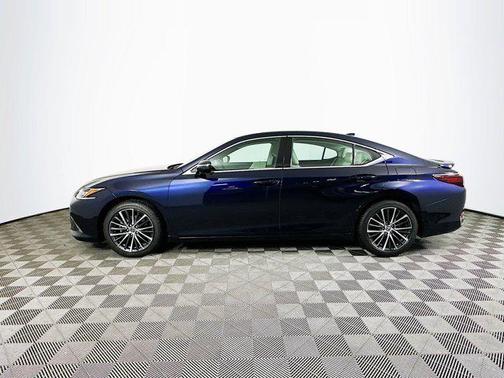 2025 Lexus ES 300h Base