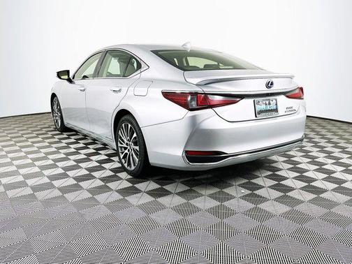 2019 Lexus ES 300h Base