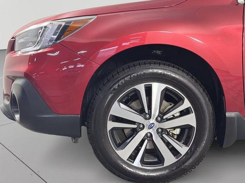 Crimson Red Pearl 2018 Subaru Outback 2.5i Limited