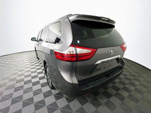 2019 Toyota Sienna Limited Premium