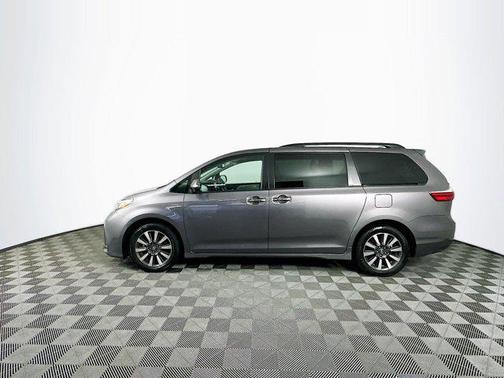 2019 Toyota Sienna Limited Premium