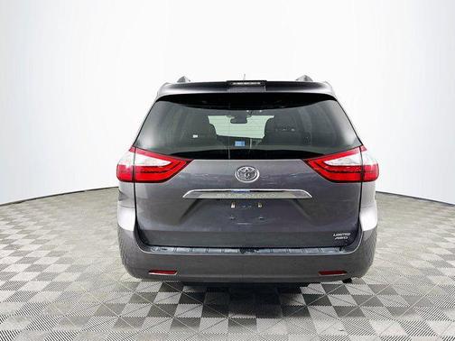 2019 Toyota Sienna Limited Premium