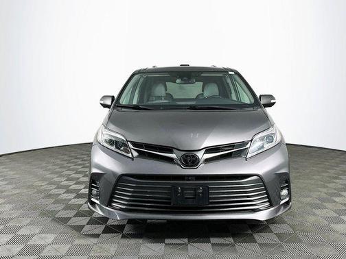 2019 Toyota Sienna Limited Premium
