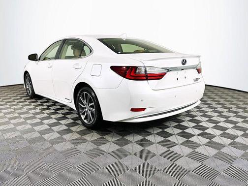 2016 Lexus ES 300h Base