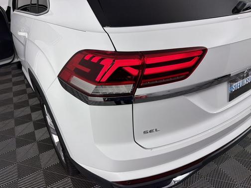 Pure White 2020 Volkswagen Atlas Cross Sport 2.0T SEL