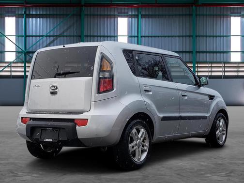 2010 Kia Soul +