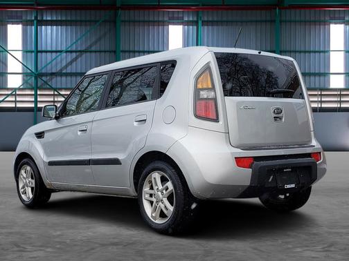 2010 Kia Soul +