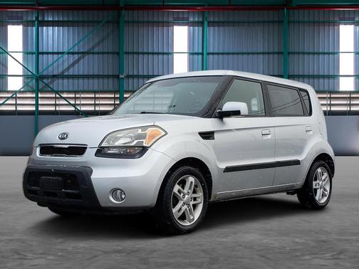 2010 Kia Soul +