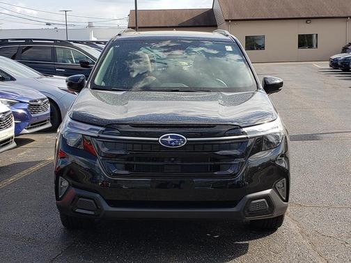 CRYSTAL BLACK 2026 Subaru Forester Hybrid Touring