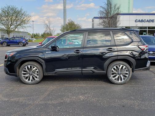 CRYSTAL BLACK 2026 Subaru Forester Hybrid Touring