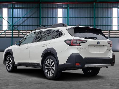 Crystal White Pearl 2023 Subaru Outback Limited XT