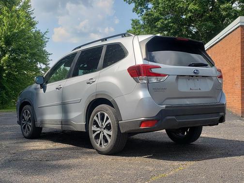 Ice Silver Metallic 2022 Subaru Forester Limited