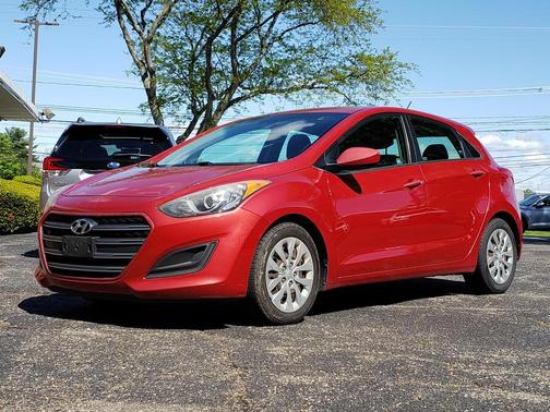 Geranium Red 2016 Hyundai Elantra GT Base