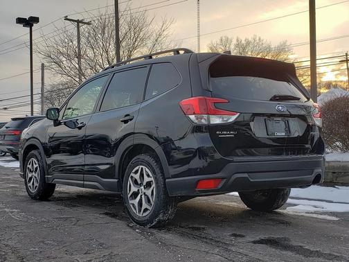 2022 Subaru Forester Premium