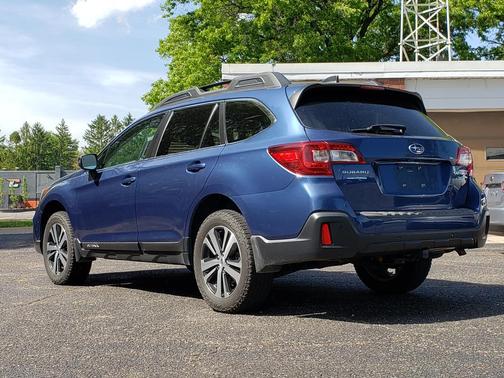 Abyss Blue Pearl 2019 Subaru Outback 3.6R Limited