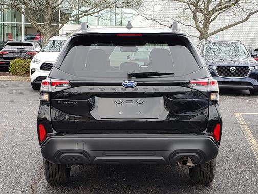 CRYSTAL BLACK 2026 Subaru Forester Premium