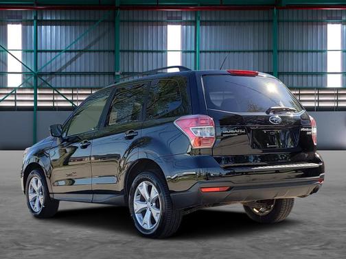 Crystal Black Silica 2014 Subaru Forester 2.5i Premium