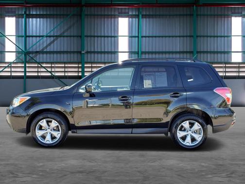 Crystal Black Silica 2014 Subaru Forester 2.5i Premium