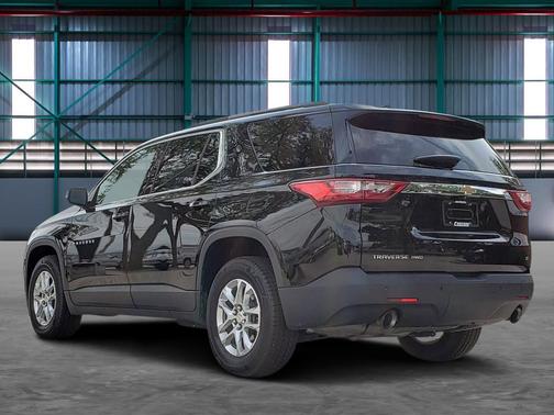 2021 Chevrolet Traverse LT Cloth