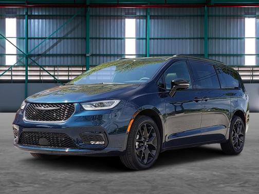 Fathom Blue Pearlcoat 2023 Chrysler Pacifica Limited