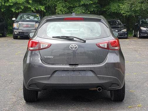 2020 Toyota Yaris Sedan LE