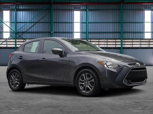 2020 Toyota Yaris Sedan LE