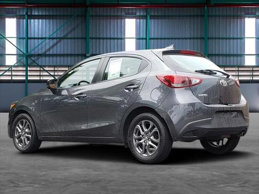2020 Toyota Yaris Sedan LE