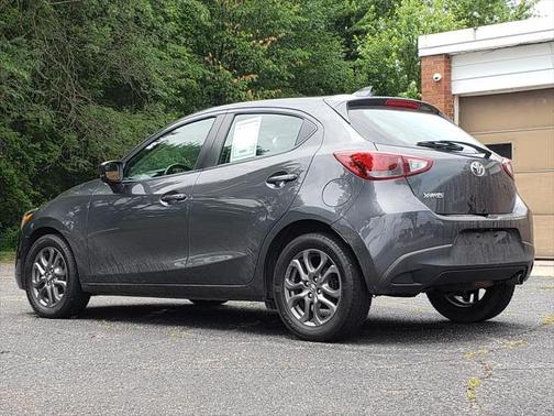 2020 Toyota Yaris Sedan LE