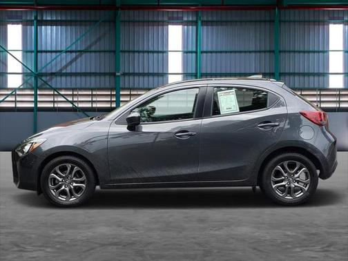 2020 Toyota Yaris Sedan LE