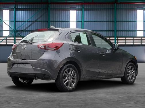 2020 Toyota Yaris Sedan LE