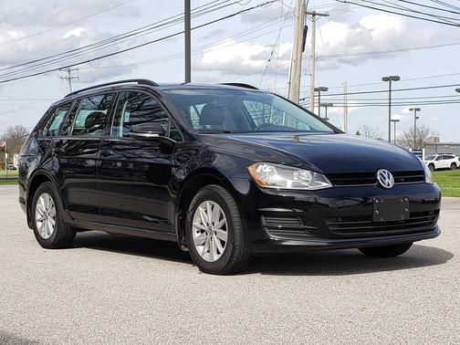 2016 Volkswagen Golf SportWagen TSI S 4-Door