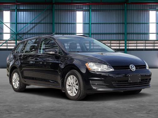 2016 Volkswagen Golf SportWagen TSI S 4-Door