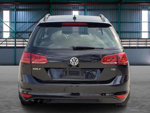 2016 Volkswagen Golf SportWagen TSI S 4-Door