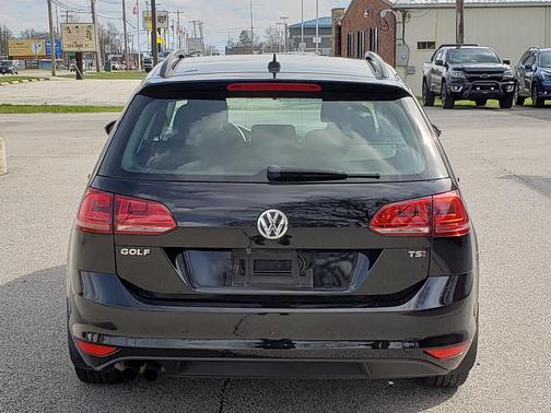 2016 Volkswagen Golf SportWagen TSI S 4-Door