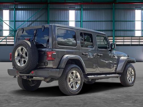 Granite Crystal Metallic Clearcoat 2021 Jeep Wrangler Unlimited Sahara