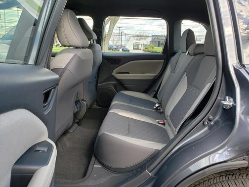 Magnetite Gray Metallic 2025 Subaru Forester Base