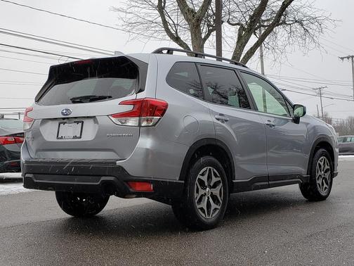 2022 Subaru Forester Premium