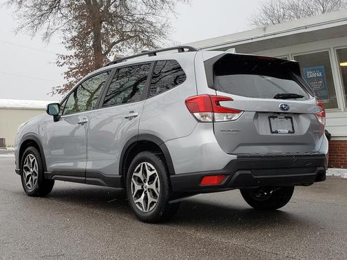 2022 Subaru Forester Premium