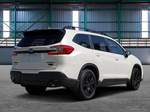 Crystal White Pearl 2023 Subaru Ascent Onyx Edition 7-Passenger