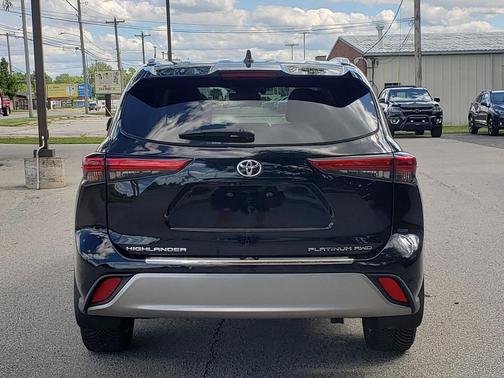 Midnight Black Metallic 2021 Toyota Highlander Platinum