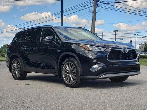 Midnight Black Metallic 2021 Toyota Highlander Platinum