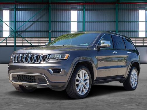 Granite Crystal Metallic Clearcoat 2017 Jeep Grand Cherokee Limited