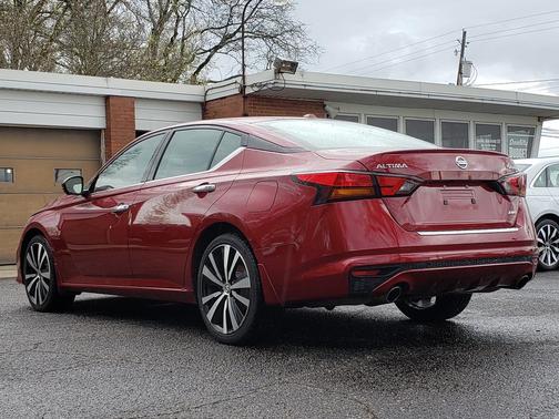 Scarlet Ember Tintcoat 2022 Nissan Altima Platinum Intelligent AWD