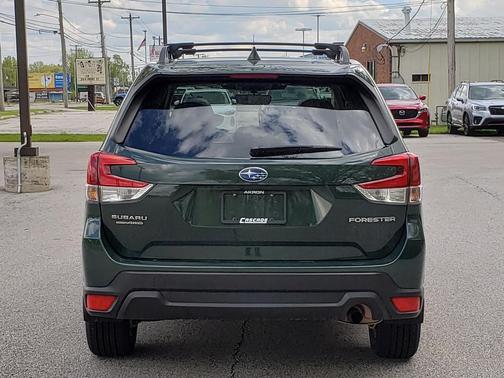 Cascade Green Silica 2023 Subaru Forester Premium