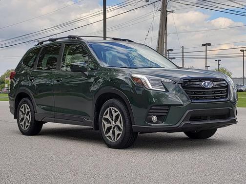 Cascade Green Silica 2023 Subaru Forester Premium